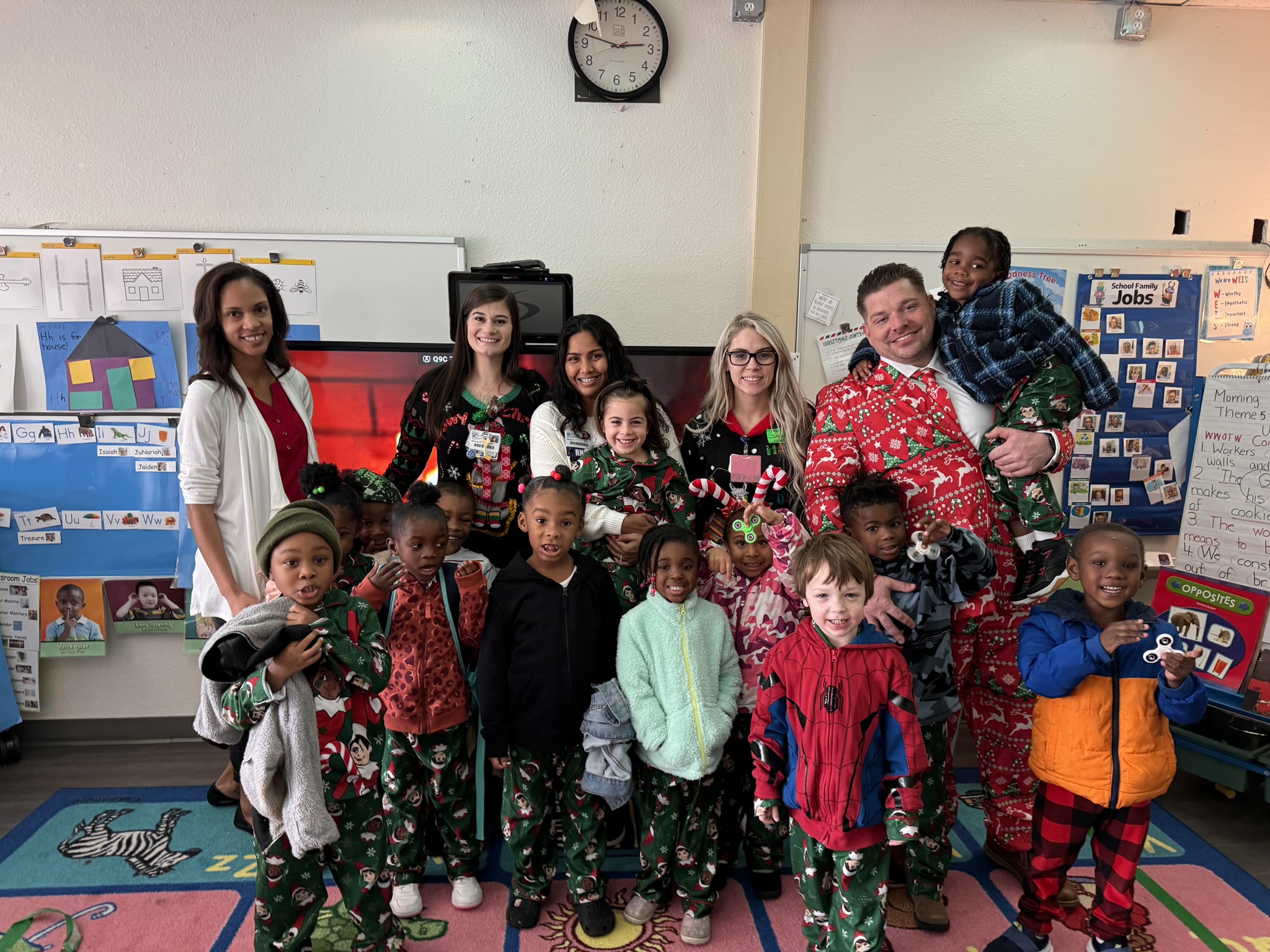 A class of students at CA Weiss during Christmas.